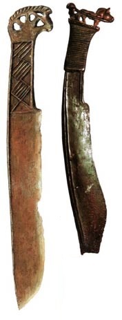 Сейминско-трубинские бронзовые ножи. Увеличенное изображение одного из наверший