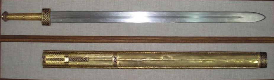 Реконструкция гуннского парадного меча.