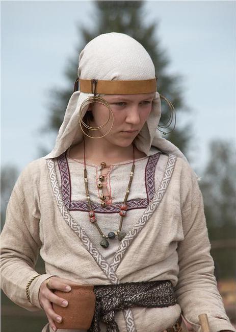 Восточноевропейская девушка в раннем Средневековье