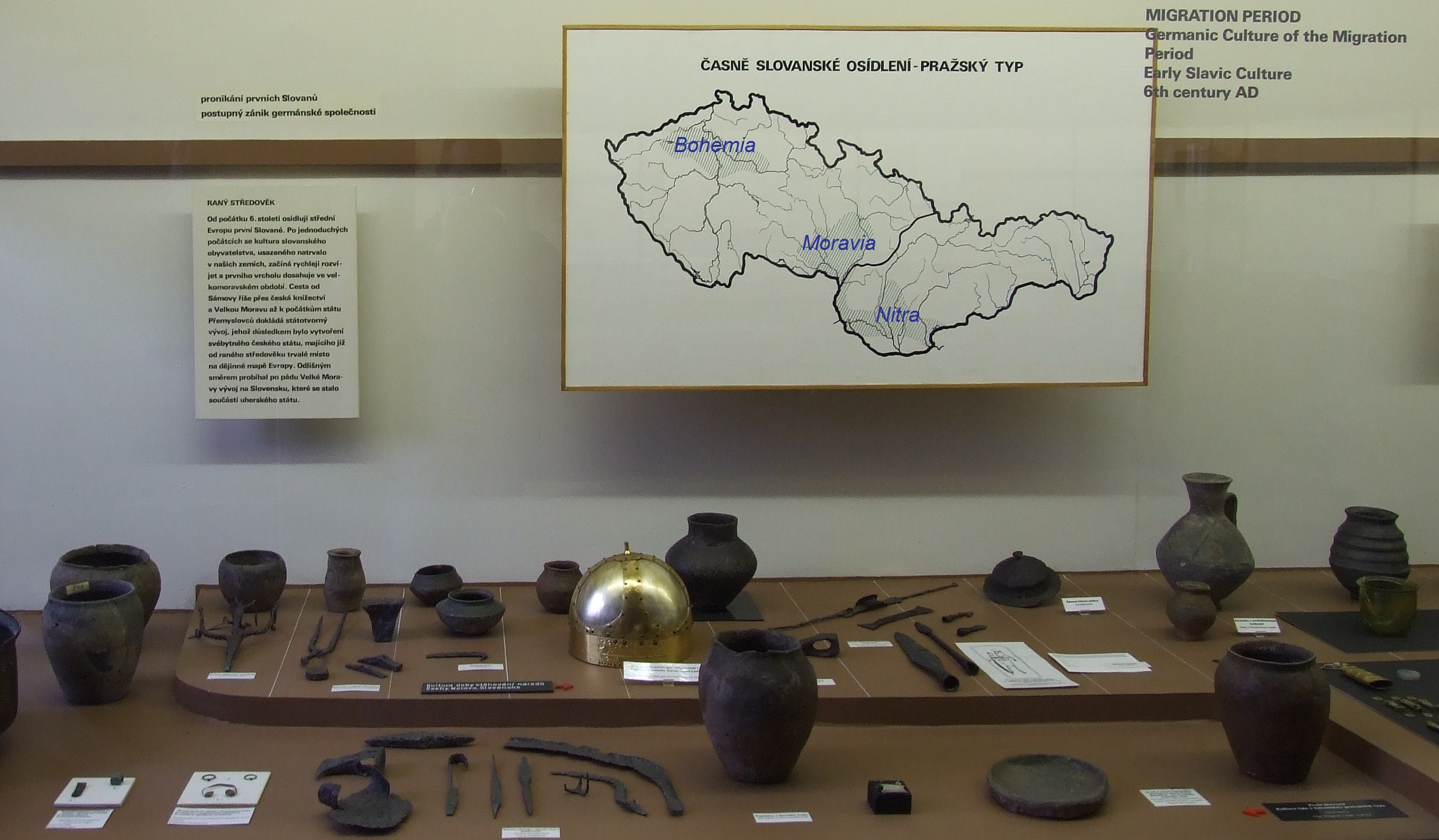 Находки 5-6 века из Богемии, Моравии и Нитры. Среди керамики - горшки пражского типа