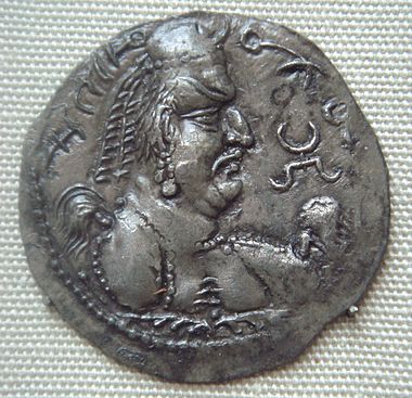 Царь эфталитов Лахан на монете. Голова подвергалась деформации